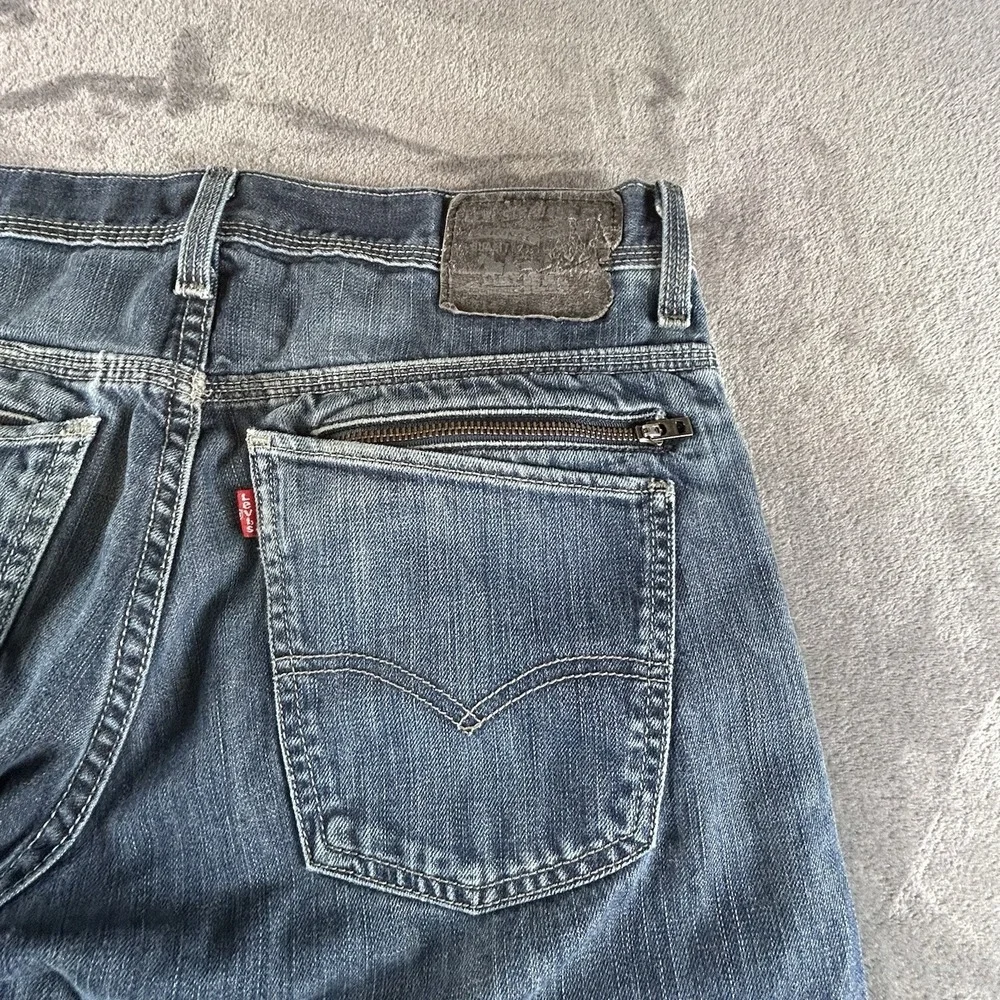 Vintage Y2K Levi's 514 Back Zipper Pockets Relaxed Fit Streetwear 2000s Jeans